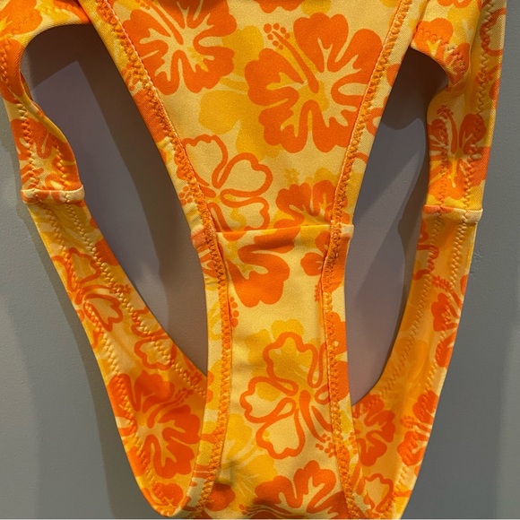 Kulani Kinis Vintage V Bikini Bottom - Picture 4 of 4